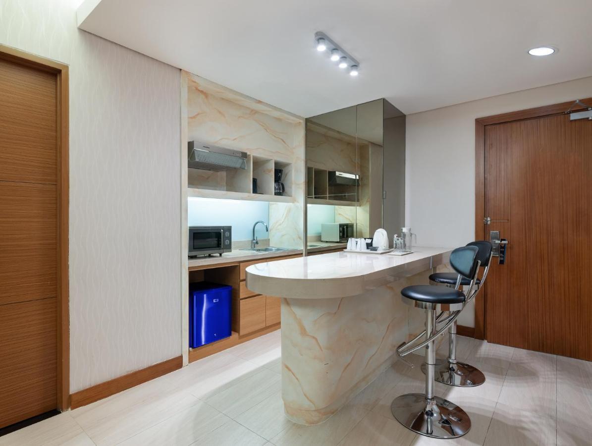 Aston Solo Hotel Екстериор снимка