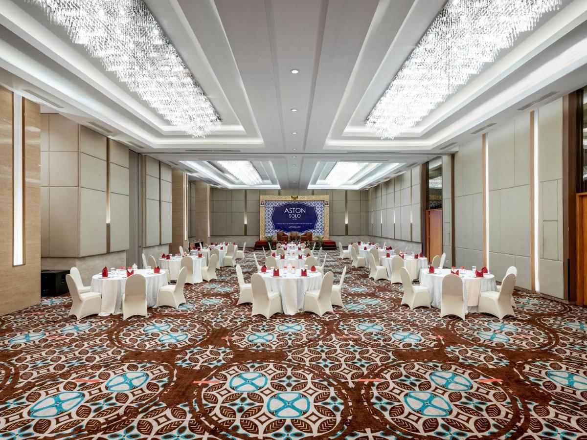 Aston Solo Hotel Екстериор снимка