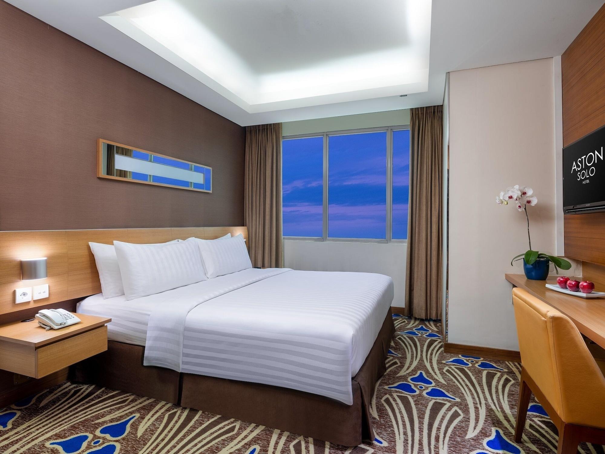 Aston Solo Hotel Екстериор снимка