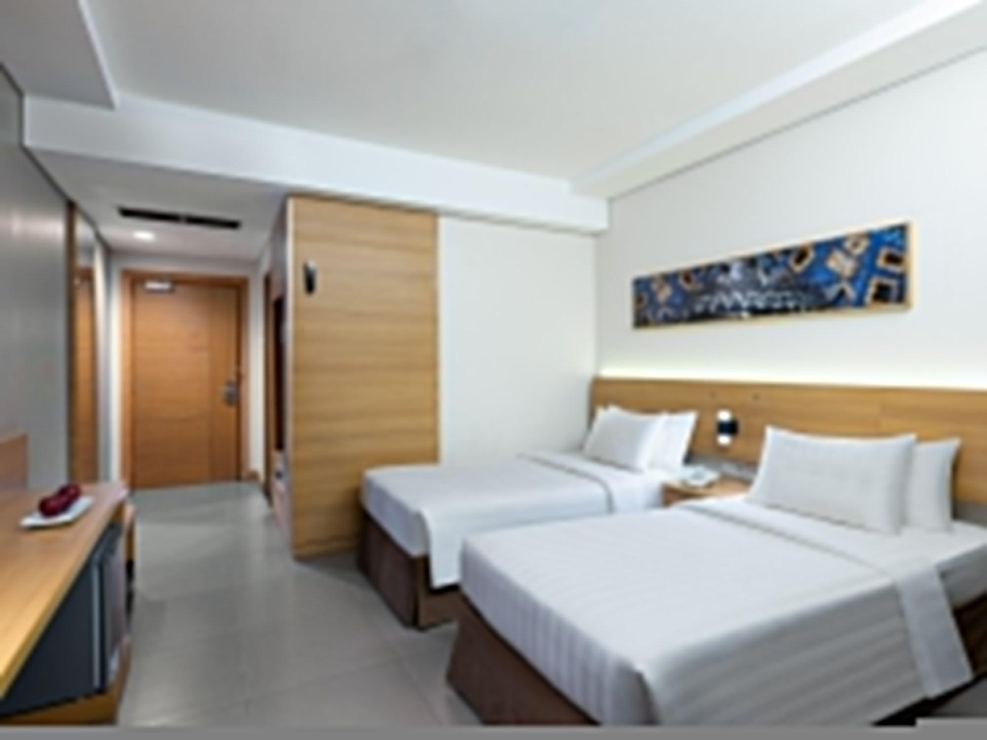Aston Solo Hotel Екстериор снимка