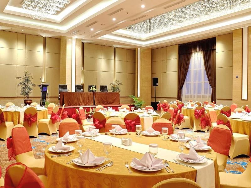 Aston Solo Hotel Екстериор снимка
